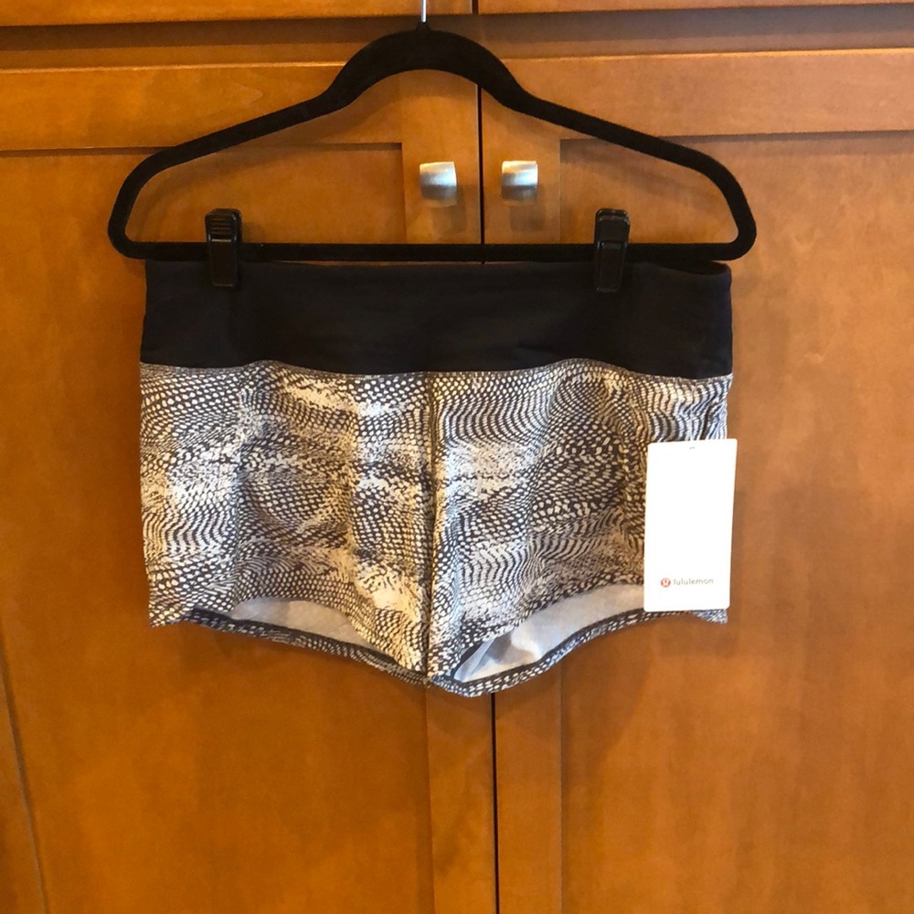 Lululemon Run Times Short II size 8